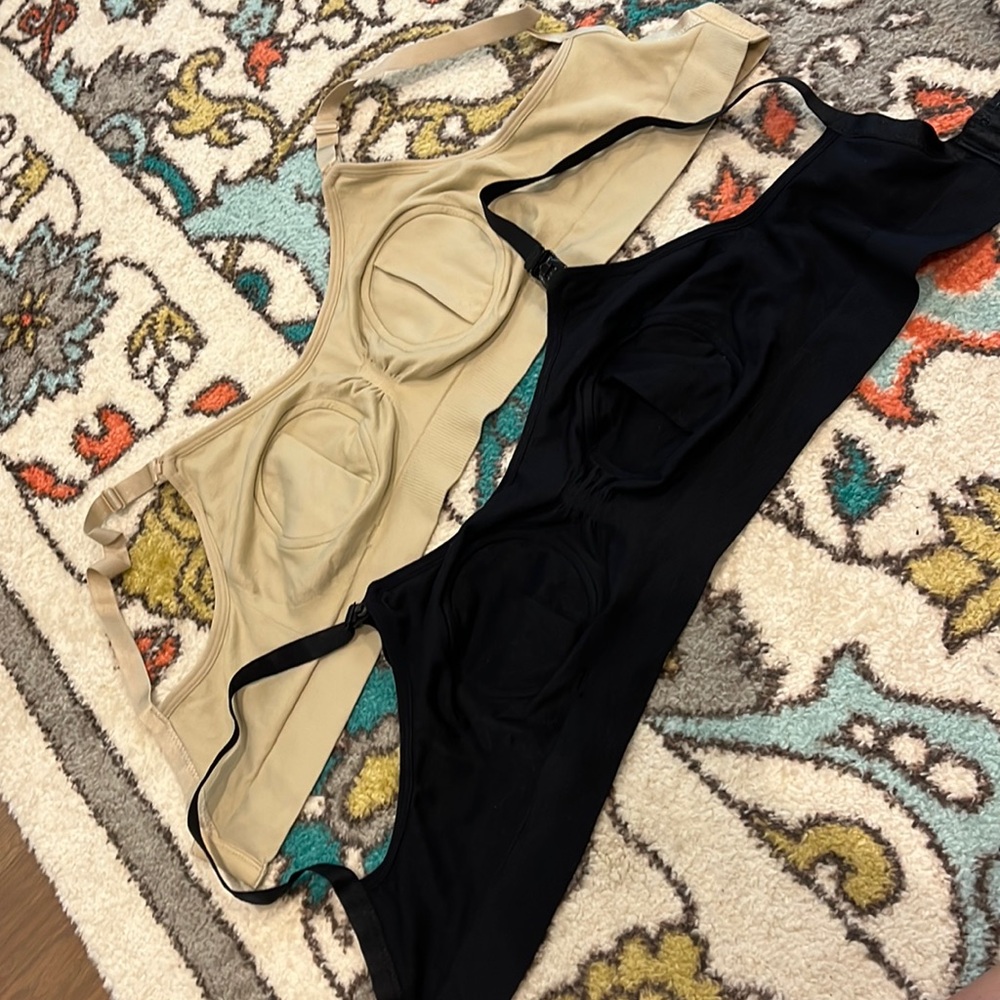 Two hands free pumping bras